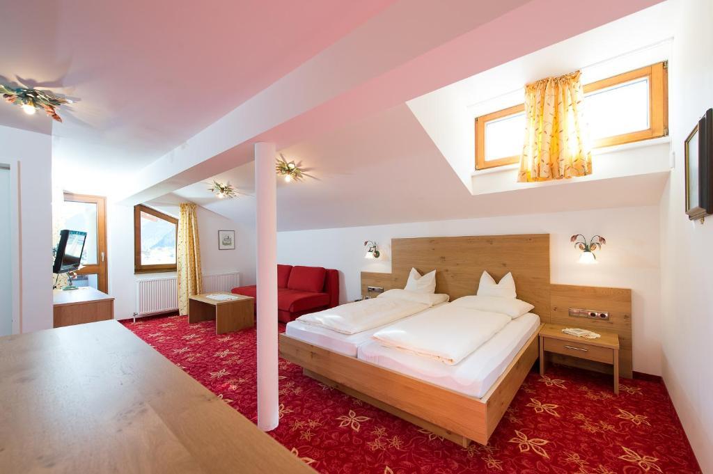 Gasthaus & Pension Alphorn Lech am Arlberg Pokoj fotografie
